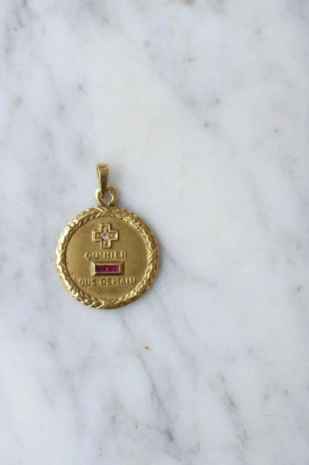 Médaille d'amour ancienne AUGIS or jaune