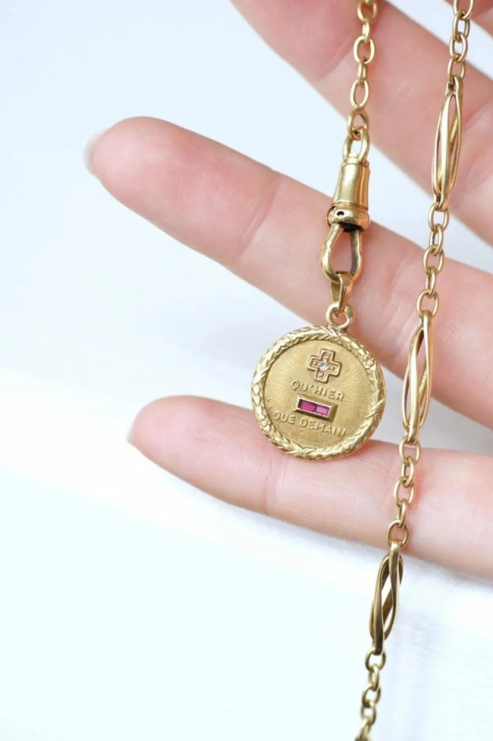 Médaille d'amour ancienne AUGIS or jaune
