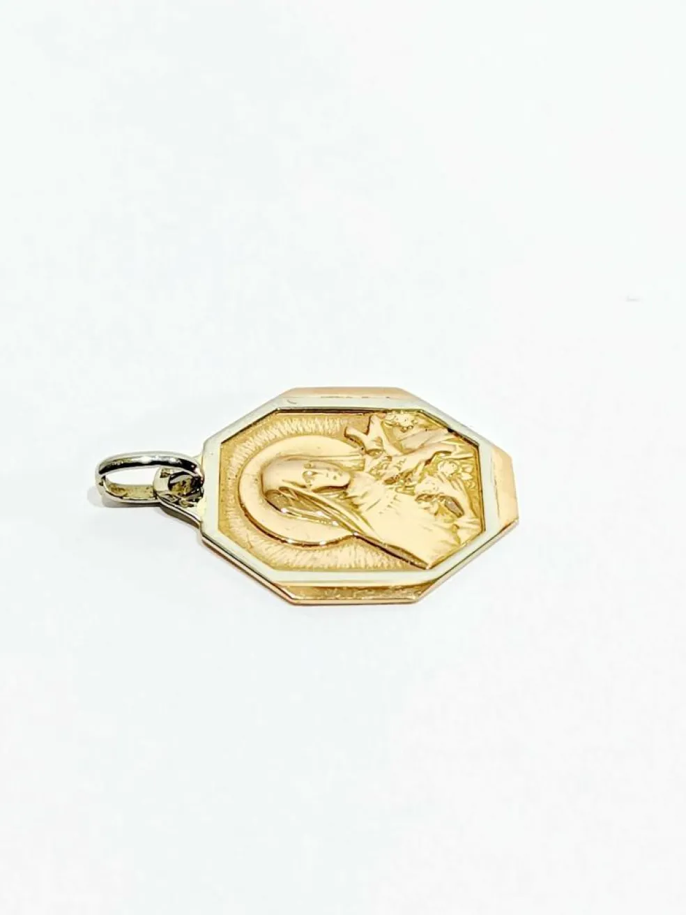 Médaille de la vierge en or rose et blanc