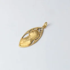 Médaille de la Vierge Marie de Guilbert, époque Art Nouveau