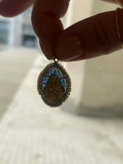 Médaille de la Vierge Marie or, diamants et perles, vers 1900