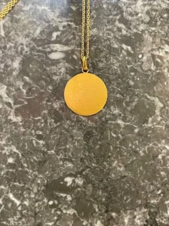 Médaille de la Vierge Marie ancienne et émail