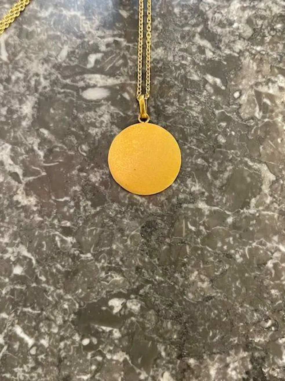 Médaille de la Vierge Marie ancienne et émail