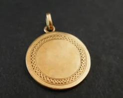 Médaille émail Brun