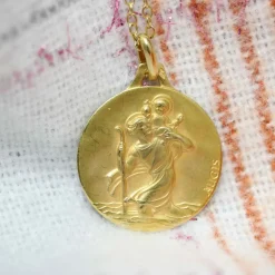 Médaille or jaune Saint Christophe signée Augis