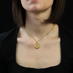 Médaille or rose signe taureau