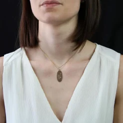 Médaille or rose Vierge Marie stylisée