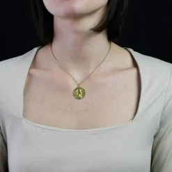 Médaille or Vierge Marie signée Vernon
