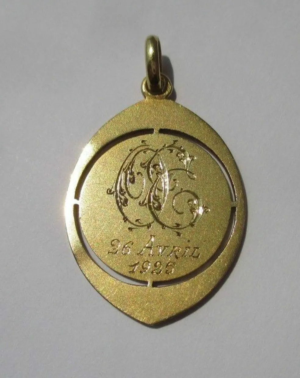 Médaille pendentif Dropsy Art Nouveau Vierge