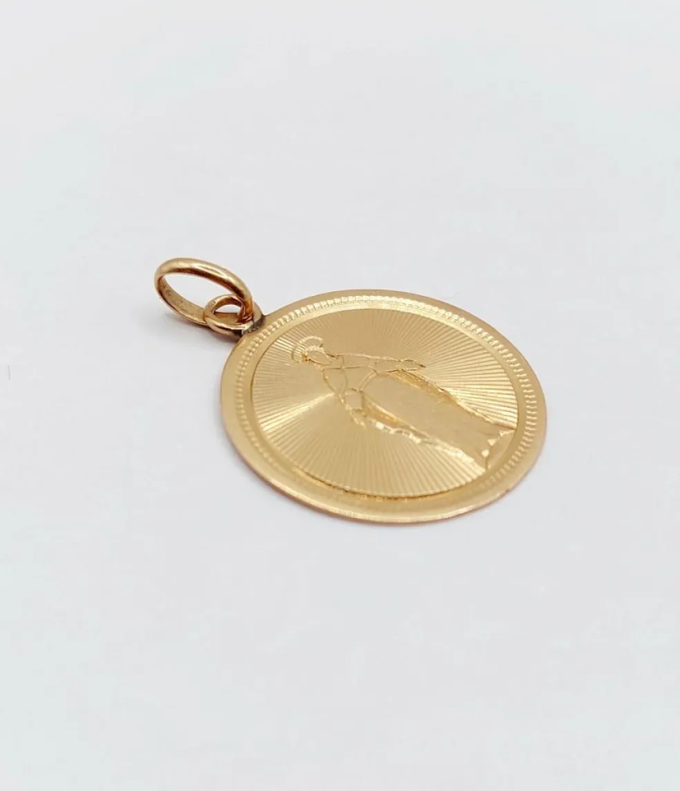 Médaille religieuse victorienne or rose 18k vierge et décorations finement ciselées (circa 1885)