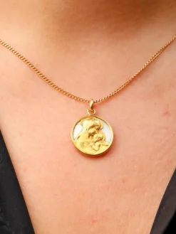 Médaille religieuse vintage nacre et or jaune