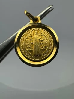 Médaille Saint Benoit Or Jaune 18k