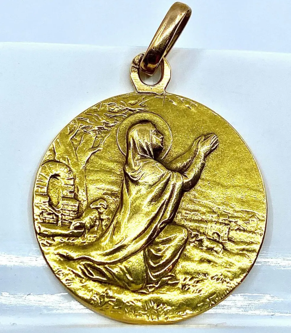 Médaille Sainte en prière
