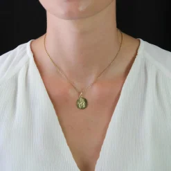 Médaille scapulaire or jaune signée Lasserre