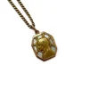 Médaille Vierge et nacre