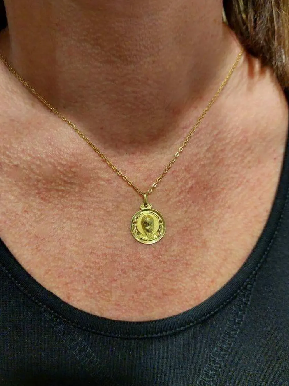 MÉDAILLE VIERGE FILLE AJOURÉE