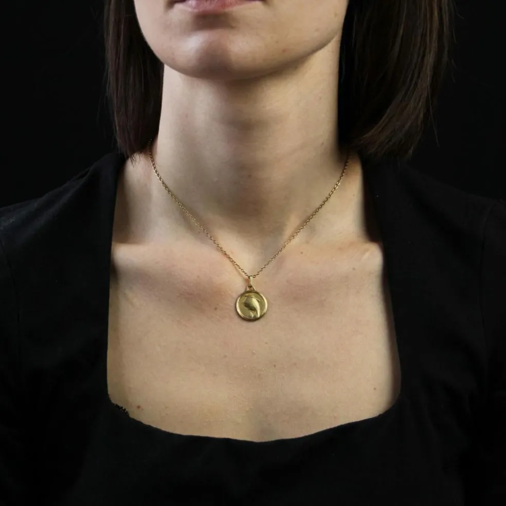 Médaille Vierge Marie or jaune signée Augis