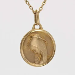 Médaille Vierge Marie or jaune signée Augis