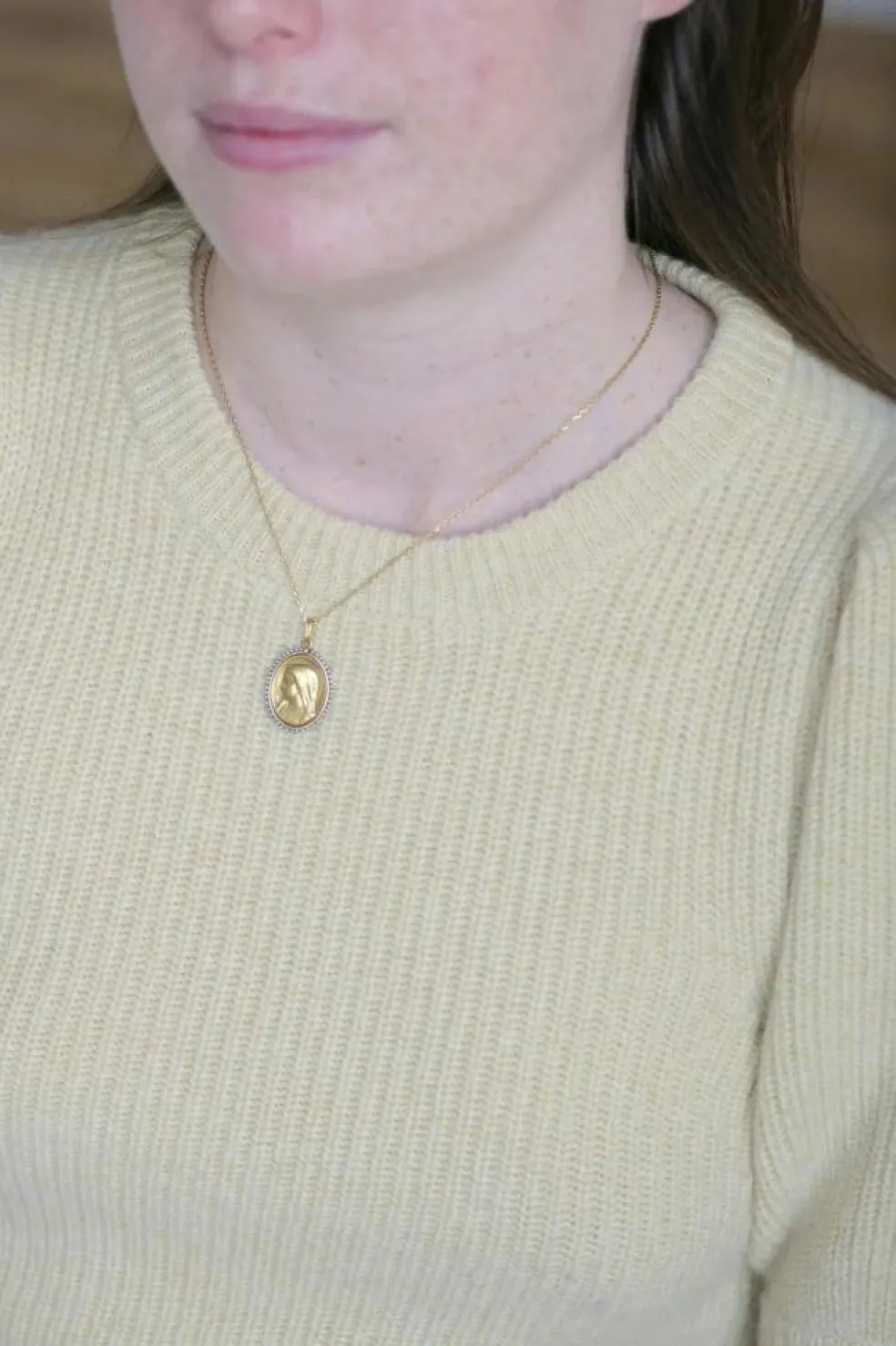 Médaille Vierge or et perles fines