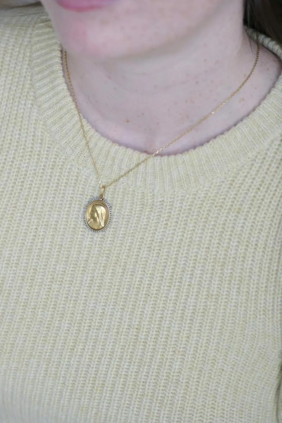 Médaille Vierge or et perles fines