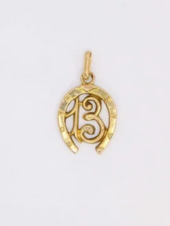 Médaille vintage 13 porte bonheur or jaune