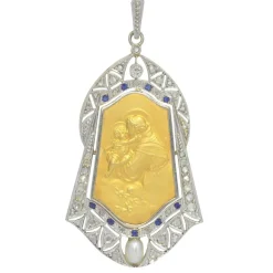 Médaille vintage des années 1910 Pendentif en or 18 carats serti de diamants, saphirs et perles Saint Antoine de Padoue représenté tenant l'Enfant Jésus