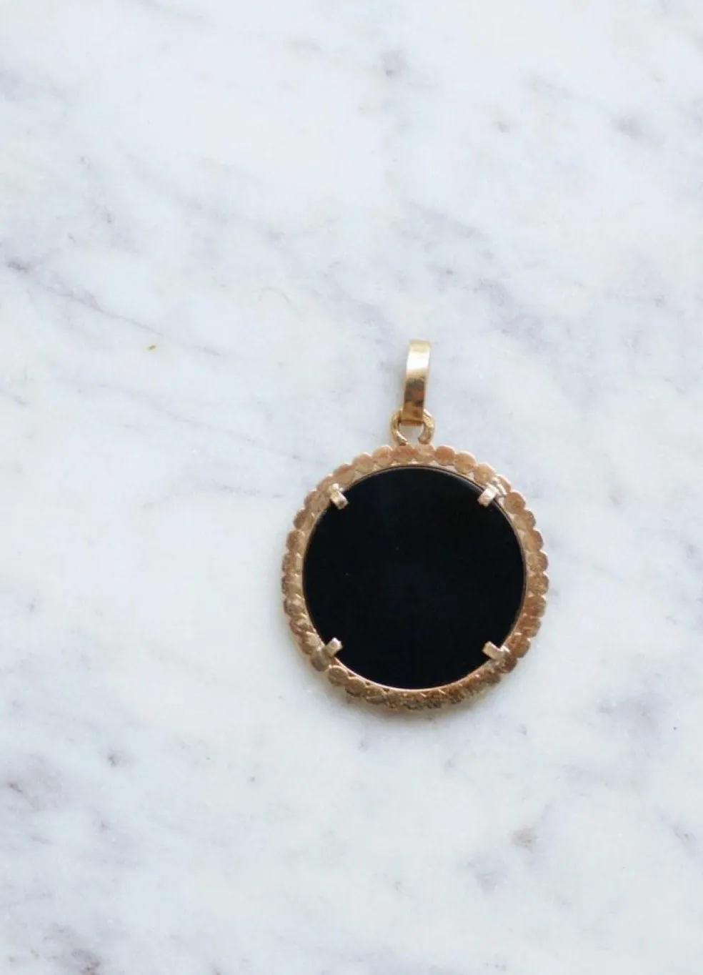 Médaille Zodiaque Poissons, or rose et onyx
