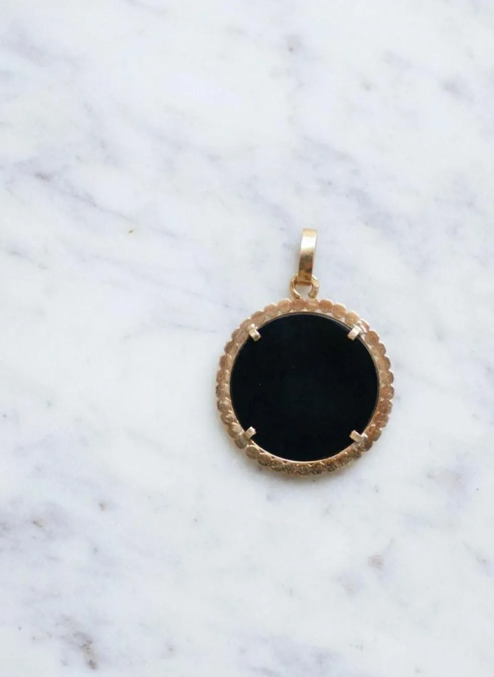 Médaille Zodiaque Poissons, or rose et onyx