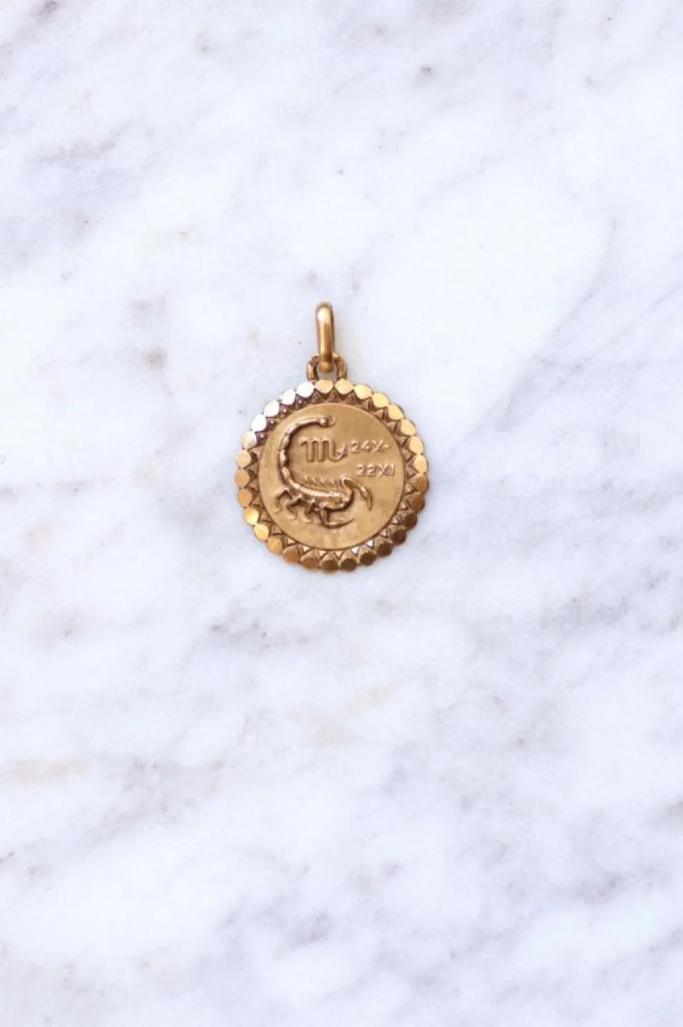 Médaille Zodiaque vintage Scorpion en or