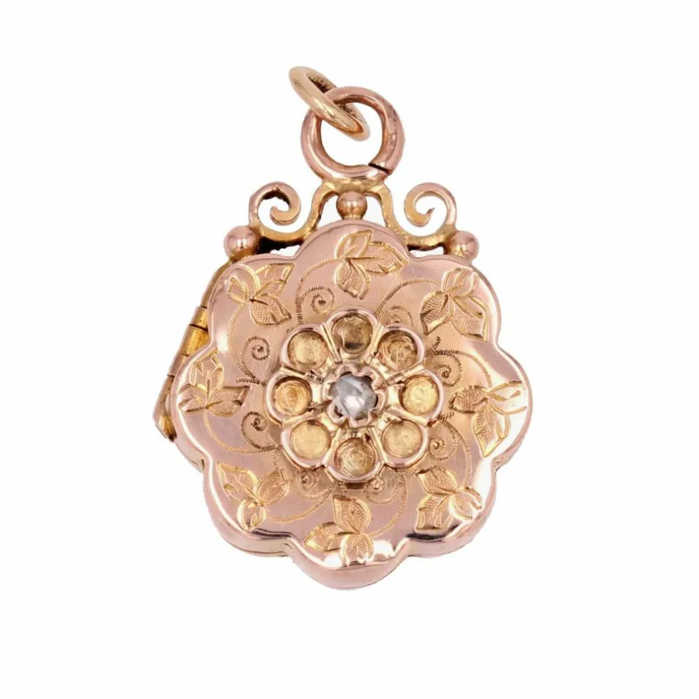 Médaillon ancien or rose ciselé diamant