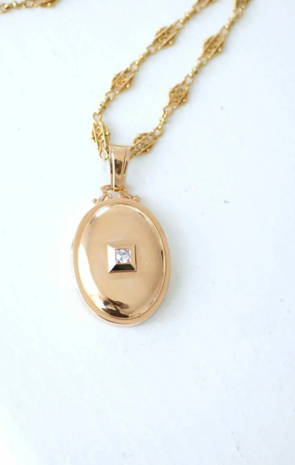 Médaillon ancien or rose et diamant