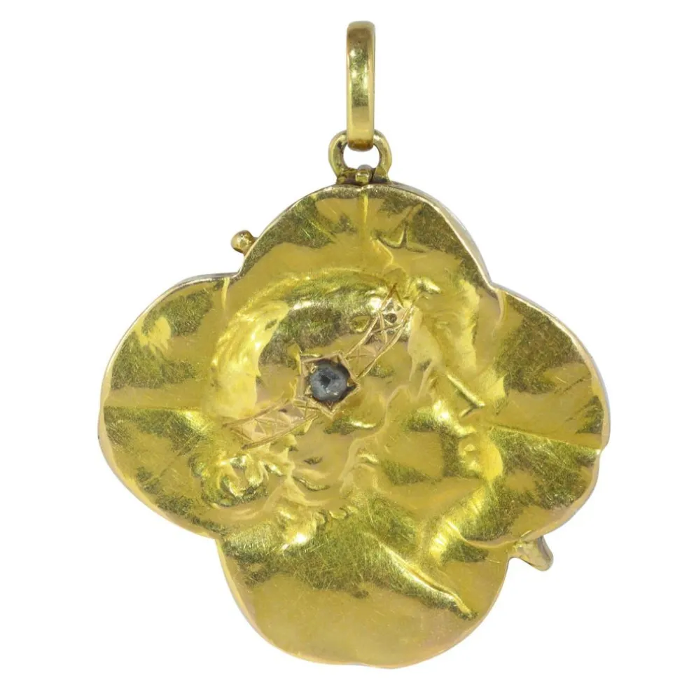 Médaillon d'amour et bonne chance