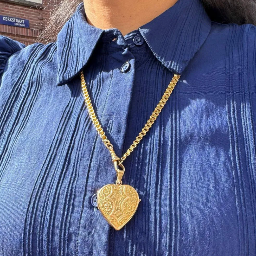 Médaillon en forme de coeur en or