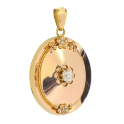 Médaillon en or avec diamant