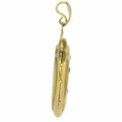 Médaillon en or avec émail et perles de rocaille naturelles