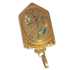 Médaillon en or avec émail, perles de rocaille