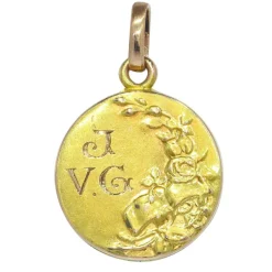 Médaillon en or vintage