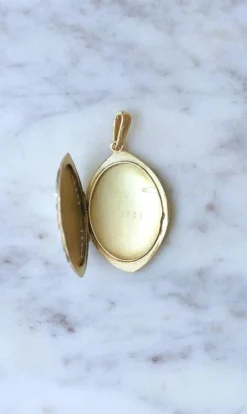 Médaillon navette Art Nouveau or et diamants