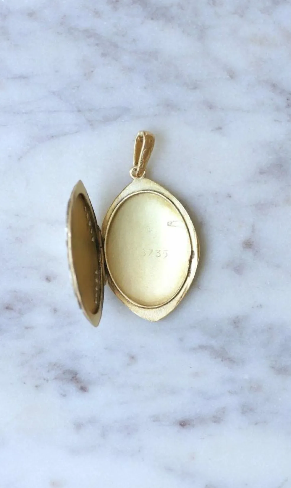 Médaillon navette Art Nouveau or et diamants