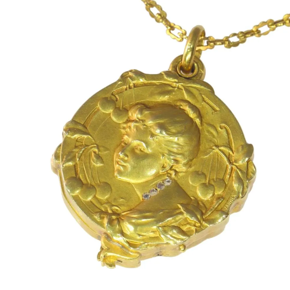Médaillon or, avec diamants