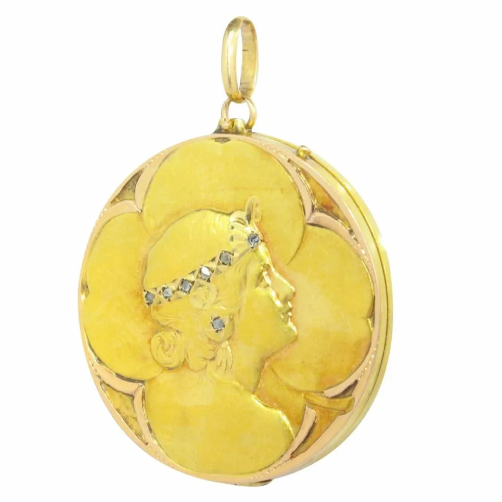 Médaillon or jaune, diamants