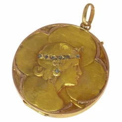 Médaillon or jaune, diamants