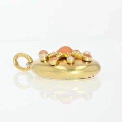 Médaillon ouvrant en or perles fines et corail