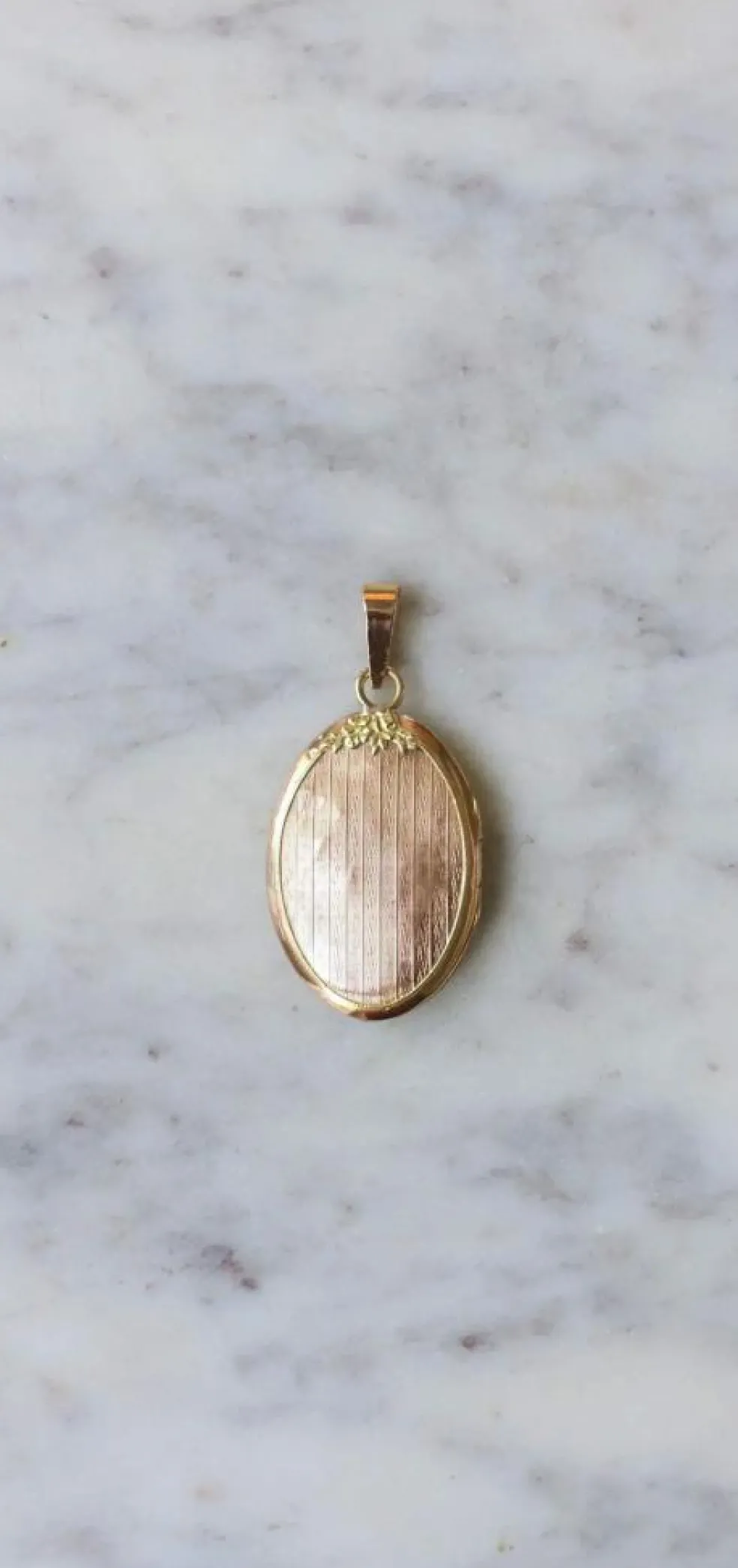 Médaillon ouvrant navette diamant taille rose