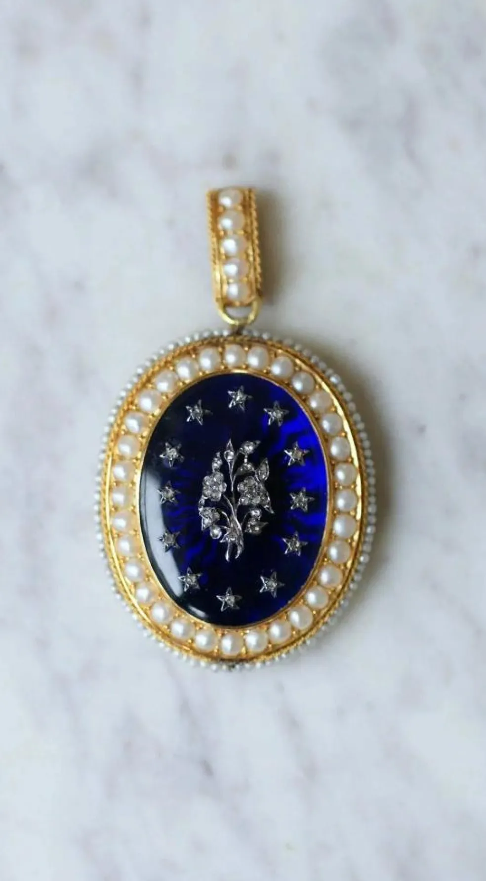 Médaillon ouvrant Or jaune Argent Email Diamants Perles