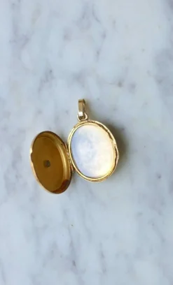 Médaillon ouvrant Or jaune et Perles