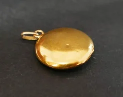 Médaillon porte bonheur