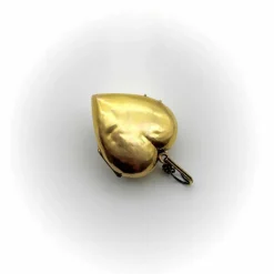 Médaillon victorien en or 18 carats avec cœur incrusté de diamants taille rose