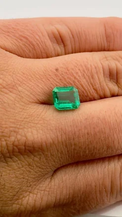 Émeraude de Colombie certifiée de 2,92 carats
