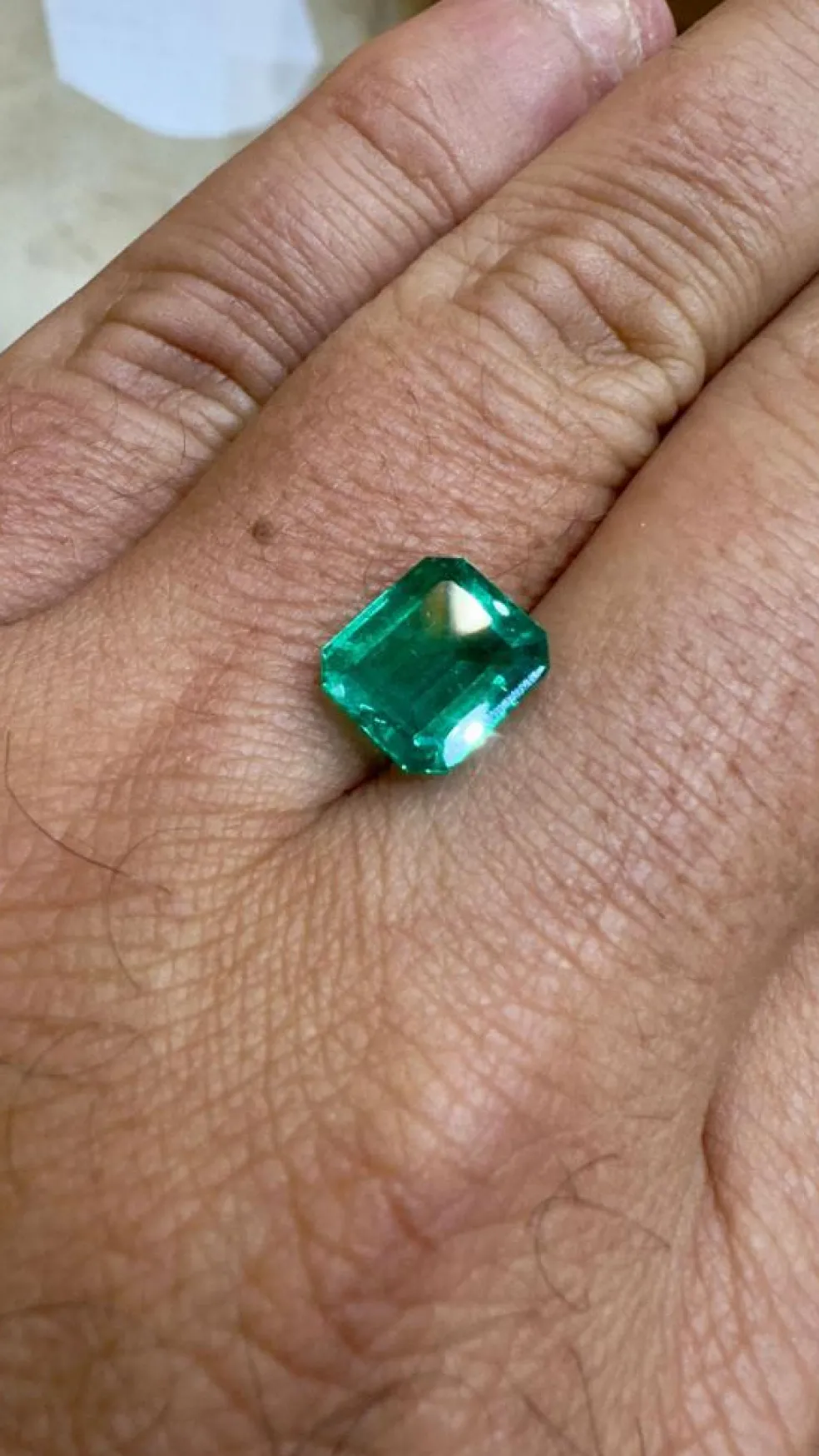 Émeraude de Colombie certifiée de 2,92 carats